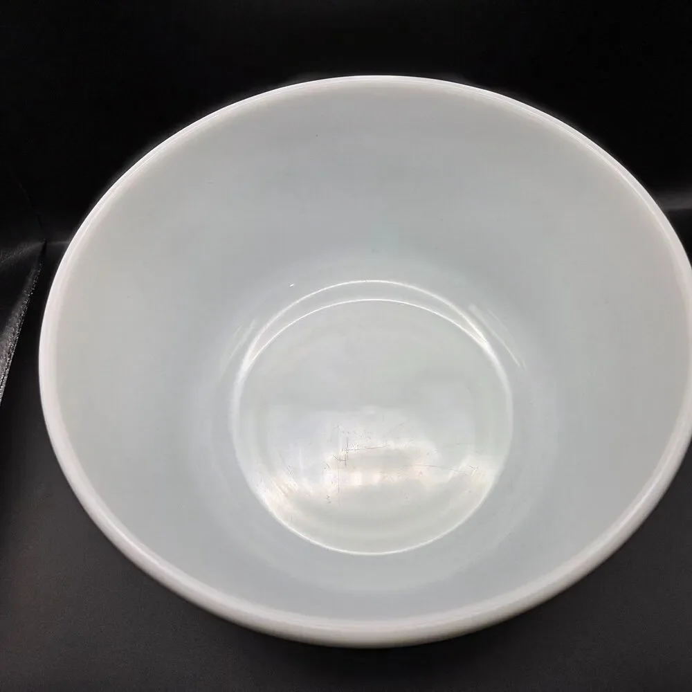 Pyrex Hamilton Beach White Milk Glass Mixing Bowls Set of 2 (2 Qt & 4 Qt)